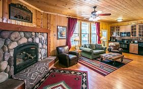 Cabin Minutes From Yosemite